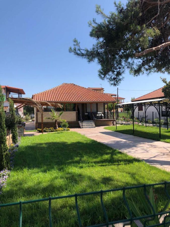 Guest House Costa 2 Karianí Exterior photo
